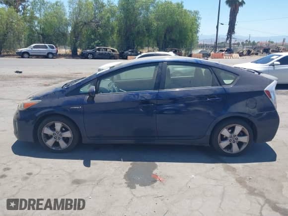 2013 Toyota Prius One z VIN JTDKN3DU7D1668614, wystawiony jako IAAI lot #42843625 z przebiegiem 237 979 mil mil oraz . Historia ofert i sprzedaży dostępna na DreamBid. Obrazek 15.