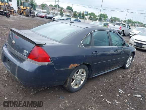 2009 Chevrolet Impala LT z VIN 2G1WC57M491126072, wystawiony jako IAAI lot #42460551 z przebiegiem 269 215 mil mil oraz . Historia ofert i sprzedaży dostępna na DreamBid. Obrazek 4.