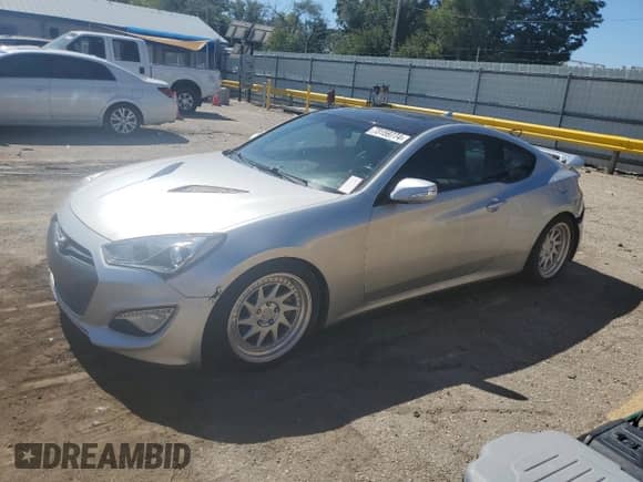 2013 Hyundai Genesis Coupe R-Spec с VIN KMHHU6KJ5DU093009, выставлен на аукционе Copart как лот 73159774 с пробегом 85 449 миль миль и Списание • Salvage title. История ставок и продаж доступна на DreamBid. Изображение 1.