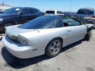 1998 Chevrolet Camaro Z28 with VIN 2G1FP22G0W2125995, listed as a IAAI auction lot 42629356 with Not provided miles and . Bid and sale history available at DreamBid. Image 4.