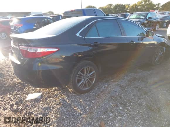 2017 Toyota Camry LE z VIN 4T1BF1FK7HU752543, wystawiony jako IAAI lot #43568895 z przebiegiem 169 374 mil mil oraz . Historia ofert i sprzedaży dostępna na DreamBid. Obrazek 4.