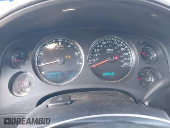2011 Chevrolet Tahoe LT с VIN 1GNSCBE00BR123436, выставлен на аукционе IAAI как лот 43443064 с пробегом 252 923 миль миль и . История ставок и продаж доступна на DreamBid. Изображение 7.