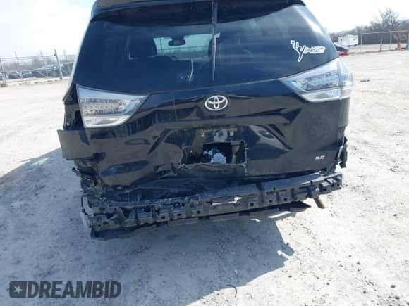 2015 Toyota Sienna SE with VIN 5TDXK3DC9FS652765, listed as a IAAI auction lot 41723922 with 105,679 mi miles and . Bid and sale history available at DreamBid. Image 6.