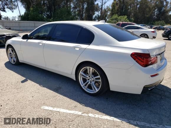 2015 BMW 7 Series 750Li with VIN WBAYE8C50FD782356, listed as a Copart auction lot 64578895 with 195,656 mi miles and Clean title. Bid and sale history available at DreamBid. Image 2.