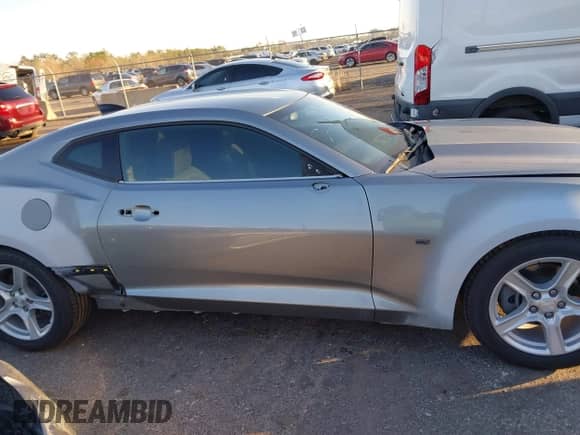 2023 Chevrolet Camaro 1LT с VIN 1G1FB1RS2P0137104, выставлен на аукционе IAAI как лот 41639534 с пробегом 27 129 миль миль и . История ставок и продаж доступна на DreamBid. Изображение 13.