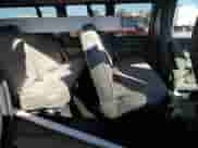 2018 Chevrolet Express Passenger LT z VIN 1GAZGPFG1J1270097, wystawiony jako Copart lot #79057124 z przebiegiem 105 682 mil mil oraz Szkoda całkowita • Salvage title. Historia ofert i sprzedaży dostępna na DreamBid. Obrazek 11.