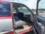 1997 Dodge 1500 z VIN 1B7HF13Y6VJ622922, wystawiony jako IAAI lot #42457393 z przebiegiem 95 658 mil mil oraz . Historia ofert i sprzedaży dostępna na DreamBid. Obrazek 5.