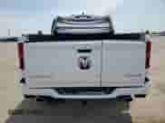 2025 Ram 1500 z VIN 1C6SRFKP5SN615510, wystawiony jako Copart lot #52185475 z przebiegiem 593 mil mil oraz Szkoda całkowita • Salvage title. Historia ofert i sprzedaży dostępna na DreamBid. Obrazek 6.