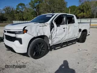 2023 Chevrolet Silverado 1500 с VIN 1GCPADE89PZ135890, выставлен на аукционе Copart как лот 87172254 с пробегом 21 647 миль миль и Списание • Salvage title. История ставок и продаж доступна на DreamBid. Изображение 1.