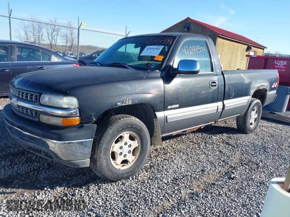 1999 Chevrolet Silverado 1500 LT with VIN 1GCEK14T8XE115517, listed as a IAAI auction lot 42094504 with 183,583 mi miles and . Bid and sale history available at DreamBid. Image 2.