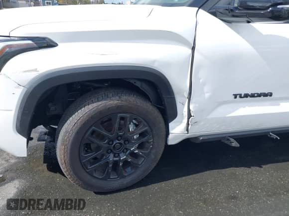 2024 Toyota Tundra Limited z VIN 5TFWA5DB9RX217552, wystawiony jako IAAI lot #41588555 z przebiegiem 3 216 mil mil oraz . Historia ofert i sprzedaży dostępna na DreamBid. Obrazek 6.