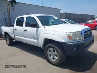 2005 Toyota Tacoma PreRunner with VIN 5TEKU72N15Z137616, listed as a IAAI auction lot 42484809 with 251,292 mi miles and . Bid and sale history available at DreamBid. Image 1.