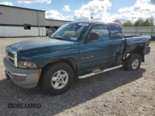 1998 Dodge 1500 z VIN 3B7HC12Z2WG209076, wystawiony jako Copart lot #74892394 z przebiegiem 219 965 mil mil oraz Szkoda całkowita • Salvage title. Historia ofert i sprzedaży dostępna na DreamBid. Obrazek 1.