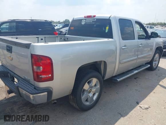 2011 Chevrolet Silverado 1500 LT с VIN 3GCPCSE01BG125517, выставлен на аукционе IAAI как лот 43245098 с пробегом 314 152 миль миль и . История ставок и продаж доступна на DreamBid. Изображение 4.