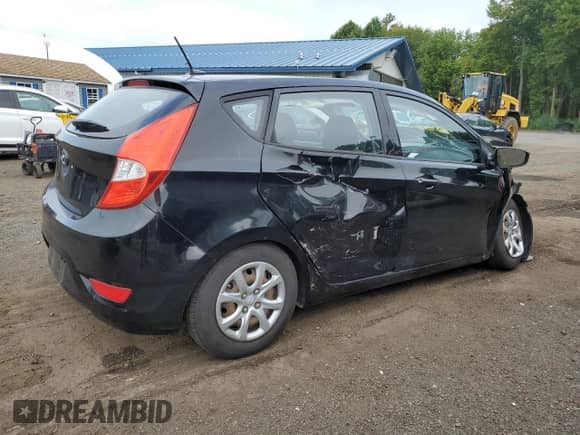 2012 Hyundai Accent GS z VIN KMHCT5AE6CU044024, wystawiony jako Copart lot #80703455 z przebiegiem 106 179 mil mil oraz Szkoda całkowita • Salvage title. Historia ofert i sprzedaży dostępna na DreamBid. Obrazek 3.