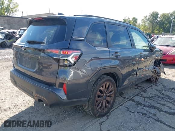 2025 Subaru Forester Special Sports z VIN JF2SLDHC5SH420395, wystawiony jako IAAI lot #43246496 z przebiegiem 26 725 mil mil oraz . Historia ofert i sprzedaży dostępna na DreamBid. Obrazek 4.