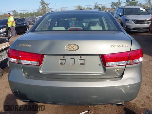 2007 Hyundai Sonata SE с VIN 5NPEU46F87H208041, выставлен на аукционе IAAI как лот 43348344 с пробегом 112 573 миль миль и . История ставок и продаж доступна на DreamBid. Изображение 16.