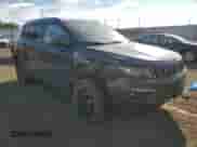 2020 Jeep Compass Trailhawk z VIN 3C4NJDDB9LT214675, wystawiony jako Copart lot #72062915 z przebiegiem 88 671 mil mil oraz Szkoda całkowita • Salvage title. Historia ofert i sprzedaży dostępna na DreamBid. Obrazek 4.