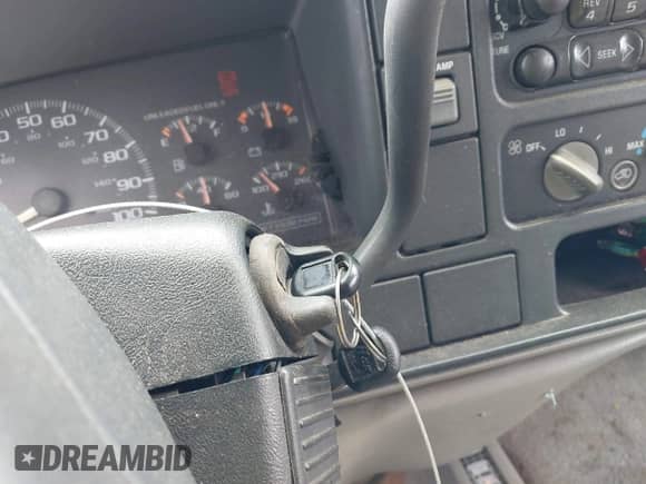 1998 Chevrolet Silverado 2500 с VIN 1GCGK29R6WE179646, выставлен на аукционе IAAI как лот 42213506 с пробегом 207 825 миль миль и . История ставок и продаж доступна на DreamBid. Изображение 11.