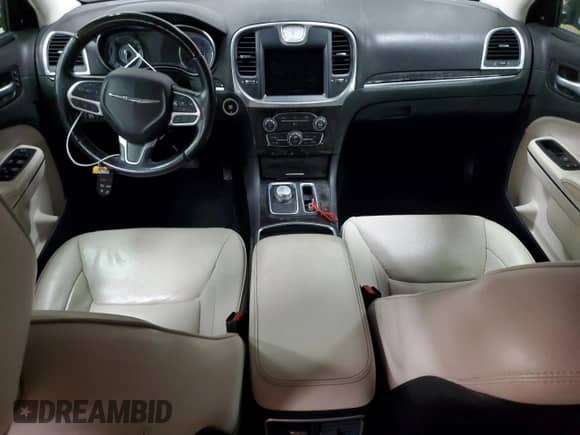 2018 Chrysler 300 Limited z VIN 2C3CCAKGXJH137775, wystawiony jako Copart lot #62379205 z przebiegiem Nie podano mil oraz Czysty tytuł • Clean title. Historia ofert i sprzedaży dostępna na DreamBid. Obrazek 8.