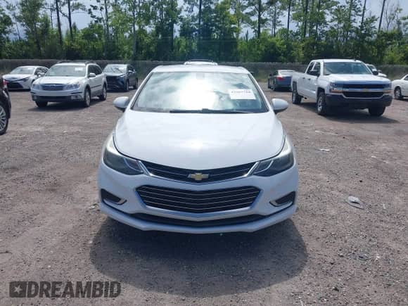 2017 Chevrolet Cruze Premier z VIN 3G1BF6SM8HS588110, wystawiony jako IAAI lot #42567710 z przebiegiem 116 173 mil mil oraz . Historia ofert i sprzedaży dostępna na DreamBid. Obrazek 13.