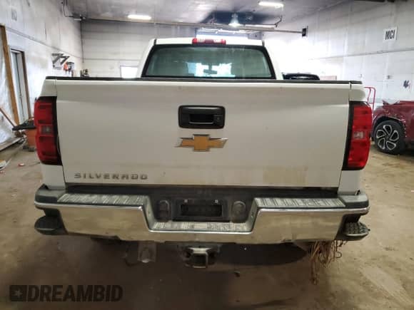 2015 Chevrolet Silverado 2500HD Work Truck z VIN 1GC1KUEG5FF652954, wystawiony jako Copart lot #56283235 z przebiegiem 235 014 mil mil oraz Szkoda całkowita • Salvage title. Historia ofert i sprzedaży dostępna na DreamBid. Obrazek 6.