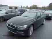 2013 BMW 3 Series 328i xDrive z VIN WBA3B5C50DJ598454, wystawiony jako IAAI lot #43563741 z przebiegiem 140 530 mil mil oraz . Historia ofert i sprzedaży dostępna na DreamBid. Obrazek 2.