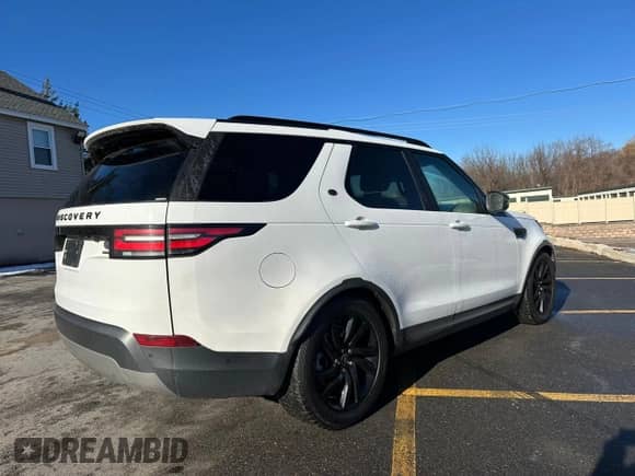 2019 Land Rover Discovery HSE z VIN SALRR2RV0K2400468, wystawiony jako Copart lot #86889604 z przebiegiem 135 186 mil mil oraz Czysty tytuł • Clean title. Historia ofert i sprzedaży dostępna na DreamBid. Obrazek 3.