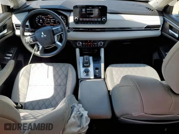 2024 Mitsubishi Outlander SEL с VIN JA4J4WA85RZ034180, выставлен на аукционе Copart как лот 68591675 с пробегом 54 495 миль миль и Списание • Salvage title. История ставок и продаж доступна на DreamBid. Изображение 8.