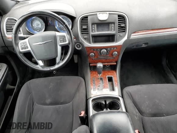 2012 Chrysler 300 с VIN 2C3CCAAGXCH142527, выставлен на аукционе Copart как лот 80775195 с пробегом 90 199 миль миль и Списание • Salvage title. История ставок и продаж доступна на DreamBid. Изображение 8.