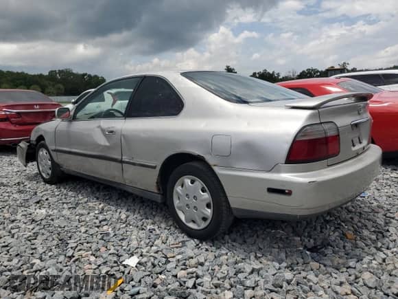 1997 Honda Accord LX с VIN 1HGCD7230VA027915, выставлен на аукционе Copart как лот 58961425 с пробегом 200 814 миль миль и Списание • Salvage title. История ставок и продаж доступна на DreamBid. Изображение 2.