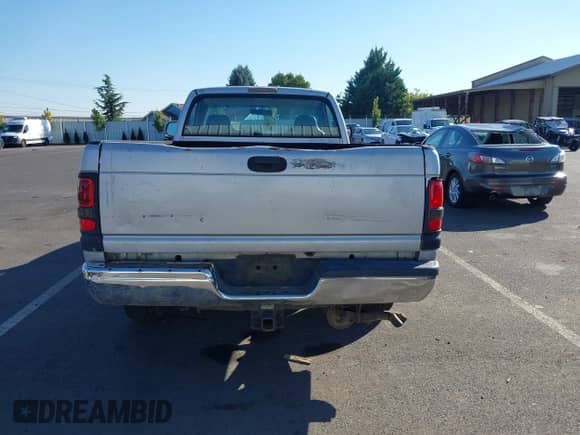 2001 Dodge 2500 z VIN 3B7KC26Z21M558979, wystawiony jako IAAI lot #43294936 z przebiegiem 191 626 mil mil oraz . Historia ofert i sprzedaży dostępna na DreamBid. Obrazek 16.