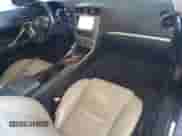 2012 Lexus IS 250 C z VIN JTHFF2C25C2525029, wystawiony jako Copart lot #69102515 z przebiegiem 199 565 mil mil oraz Szkoda całkowita • Salvage title. Historia ofert i sprzedaży dostępna na DreamBid. Obrazek 8.