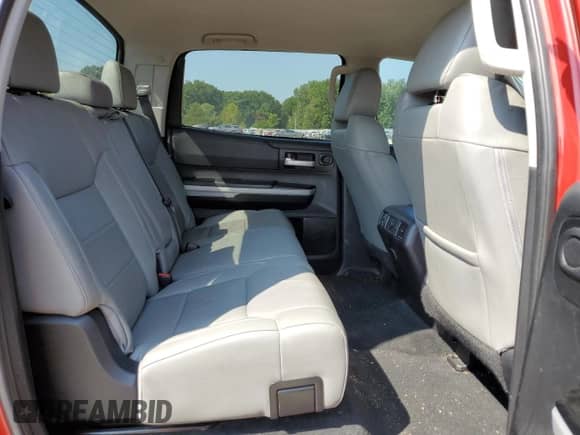 2021 Toyota Tundra SR5 с VIN 5TFEY5F1XMX291177, выставлен на аукционе Copart как лот 81061525 с пробегом 82 467 миль миль и Списание • Salvage title. История ставок и продаж доступна на DreamBid. Изображение 10.