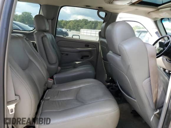 2005 Chevrolet Suburban LS z VIN 3GNFK16Z85G223199, wystawiony jako Copart lot #71655784 z przebiegiem Nie podano mil oraz Szkoda całkowita • Salvage title. Historia ofert i sprzedaży dostępna na DreamBid. Obrazek 11.