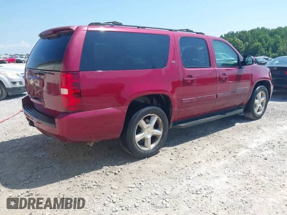 2007 Chevrolet Suburban LT с VIN 1GNFC16J47J220454, выставлен на аукционе IAAI как лот 42833623 с пробегом Не указан миль и . История ставок и продаж доступна на DreamBid. Изображение 4.