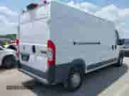 2018 Ram ProMaster Cargo z VIN 3C6TRVDG3JE147615, wystawiony jako IAAI lot #42657540 z przebiegiem 226 520 mil mil oraz . Historia ofert i sprzedaży dostępna na DreamBid. Obrazek 4.