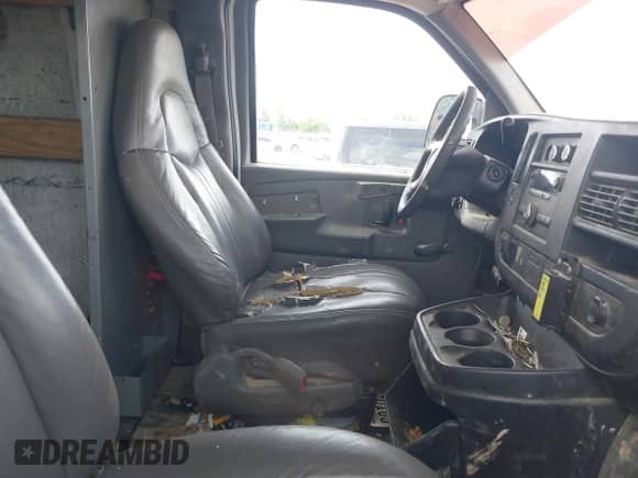 2008 Chevrolet Express Cargo с VIN 1GCFG15X481218644, выставлен на аукционе IAAI как лот 42727251 с пробегом 205 820 миль миль и . История ставок и продаж доступна на DreamBid. Изображение 5.