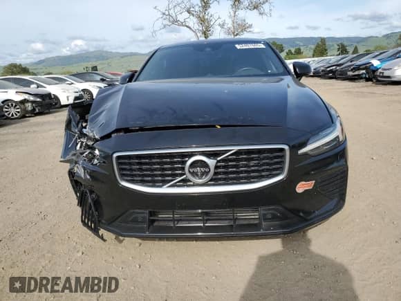 2019 Volvo S60 R-Design z VIN 7JRBR0FM1KG018303, wystawiony jako Copart lot #52407605 z przebiegiem 62 274 mil mil oraz Szkoda całkowita • Salvage title. Historia ofert i sprzedaży dostępna na DreamBid. Obrazek 5.