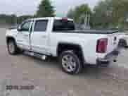 2018 GMC Sierra 1500 SLT z VIN 3GTU2NECXJG634683, wystawiony jako IAAI lot #43374368 z przebiegiem 76 104 mil mil oraz . Historia ofert i sprzedaży dostępna na DreamBid. Obrazek 3.