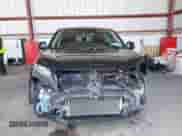 2023 Mitsubishi Outlander ES z VIN JA4ARUAU9PU013541, wystawiony jako IAAI lot #42392348 z przebiegiem 27 760 mil mil oraz . Historia ofert i sprzedaży dostępna na DreamBid. Obrazek 13.