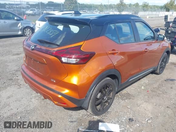 2022 Nissan Kicks SR z VIN 3N1CP5DV9NL501915, wystawiony jako IAAI lot #43122859 z przebiegiem 20 394 mil mil oraz . Historia ofert i sprzedaży dostępna na DreamBid. Obrazek 4.