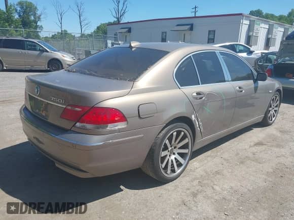 2008 BMW 7 Series 750i with VIN WBAHL83568DT14138, listed as a IAAI auction lot 42369441 with 96,101 mi miles and . Bid and sale history available at DreamBid. Image 4.