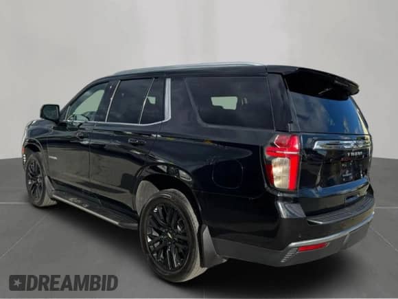 2021 Chevrolet Tahoe LT z VIN 1GNSKNKDXMR146835, wystawiony jako Copart lot #90949555 z przebiegiem 328 793 mil mil oraz Czysty tytuł • Clean title. Historia ofert i sprzedaży dostępna na DreamBid. Obrazek 3.