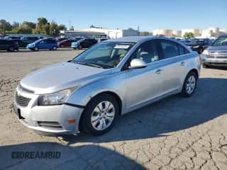 2012 Chevrolet Cruze LS с VIN 1G1PC5SH9C7399789, выставлен на аукционе Copart как лот 81819225 с пробегом 119 664 миль миль и Списание • Salvage title. История ставок и продаж доступна на DreamBid. Изображение 1.