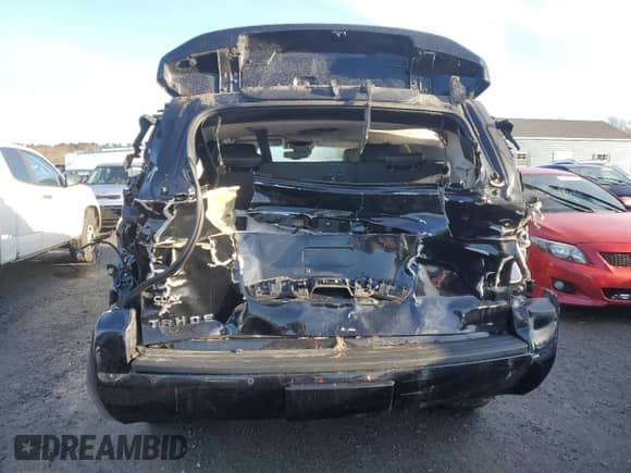 2017 Chevrolet Tahoe LT с VIN 1GNSKBKC1HR110401, выставлен на аукционе Copart как лот 85385115 с пробегом 127 376 миль миль и На запчасти • Non repairable. История ставок и продаж доступна на DreamBid. Изображение 6.
