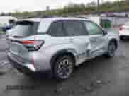 2025 Subaru Forester Premium z VIN JF2SLDDC2SH401843, wystawiony jako IAAI lot #43444577 z przebiegiem 12 857 mil mil oraz . Historia ofert i sprzedaży dostępna na DreamBid. Obrazek 4.