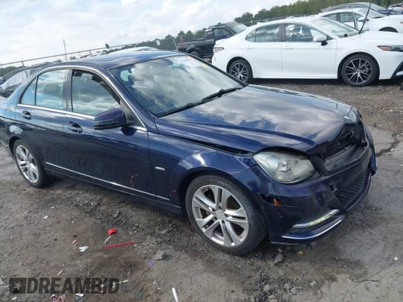 2012 Mercedes-Benz C 250 Sport с VIN WDDGF4HB7CR197331, выставлен на аукционе IAAI как лот 43288259 с пробегом 111 302 миль миль и . История ставок и продаж доступна на DreamBid. Изображение 1.
