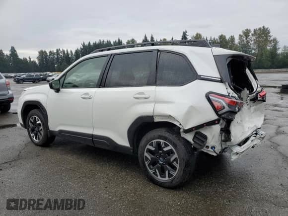 2025 Subaru Forester Premium z VIN JF2SLDBC7SH414560, wystawiony jako Copart lot #85910835 z przebiegiem 6 221 mil mil oraz Szkoda całkowita • Salvage title. Historia ofert i sprzedaży dostępna na DreamBid. Obrazek 2.