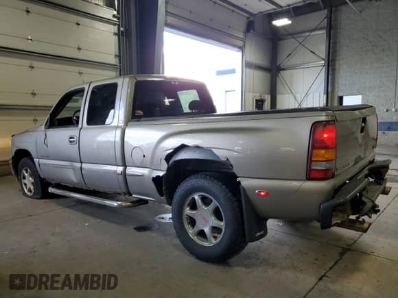 2002 GMC Sierra 1500 Denali z VIN 2GTFK69U021173036, wystawiony jako Copart lot #51416215 z przebiegiem 316 034 mil mil oraz Szkoda całkowita • Salvage title. Historia ofert i sprzedaży dostępna na DreamBid. Obrazek 2.